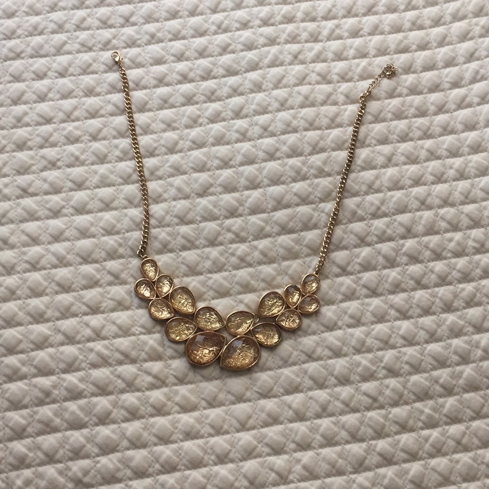 Gold elegant necklace